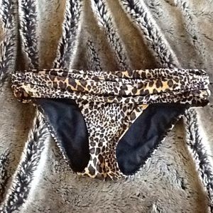 Leopard bikini bottoms NWOT